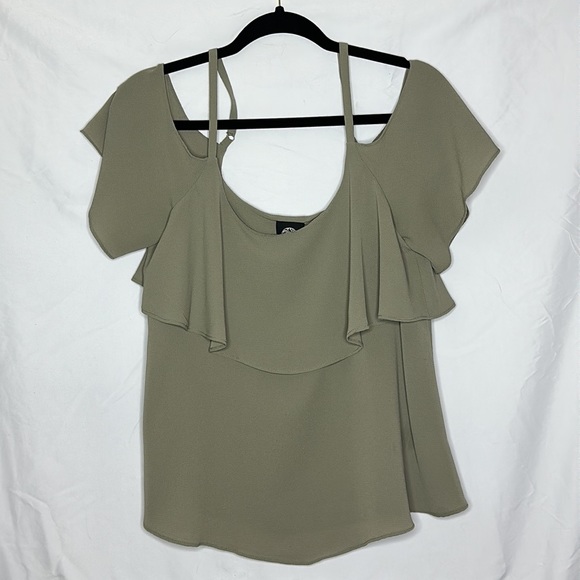 Flutter Sleeve Top - Picture 2 of 5